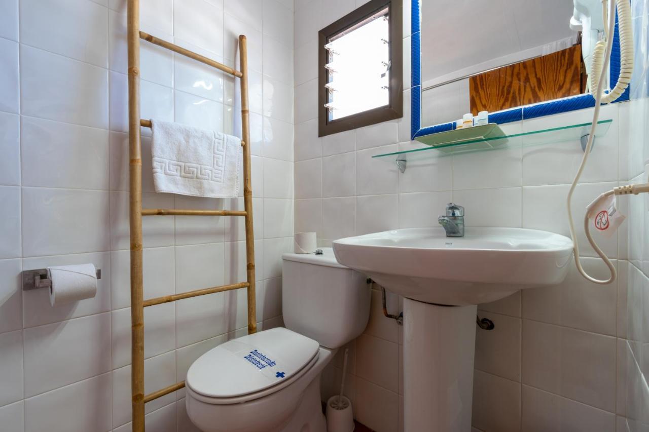 Hostal Restaurante Pou Des Lleo Сан-Карлос-де Перальта Номер фото