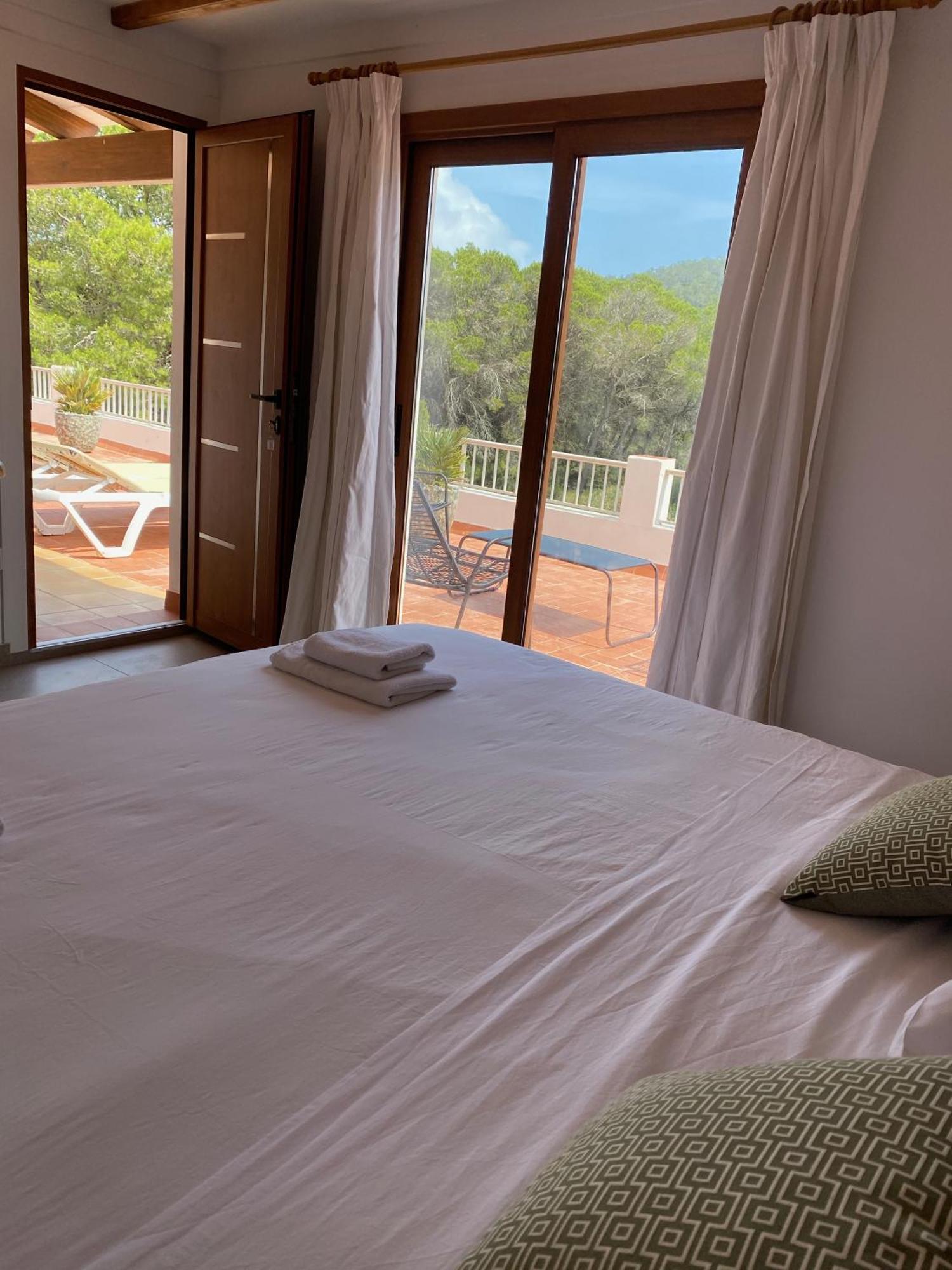 Hostal Restaurante Pou Des Lleo Сан-Карлос-де Перальта Номер фото